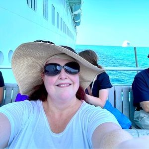 Meet your Posher, Sandy